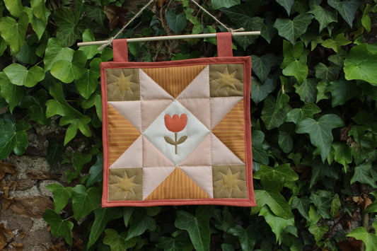 Tulip - Mini Quilt Wall Hanging
