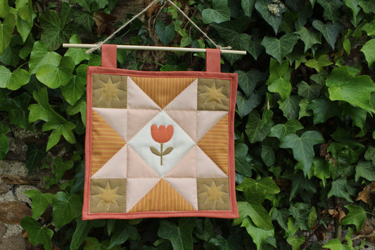 Tulip - Mini Quilt Wall Hanging