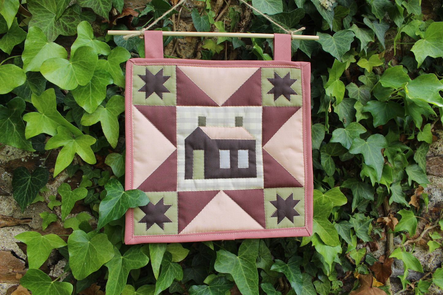 House - Mini Quilt Wall Hanging - Pink / Green