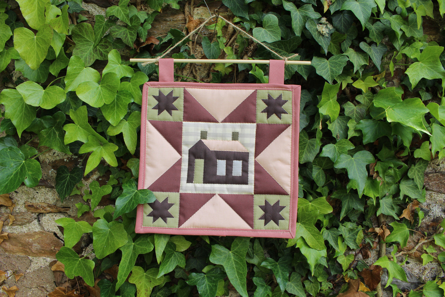 House - Mini Quilt Wall Hanging - Pink / Green