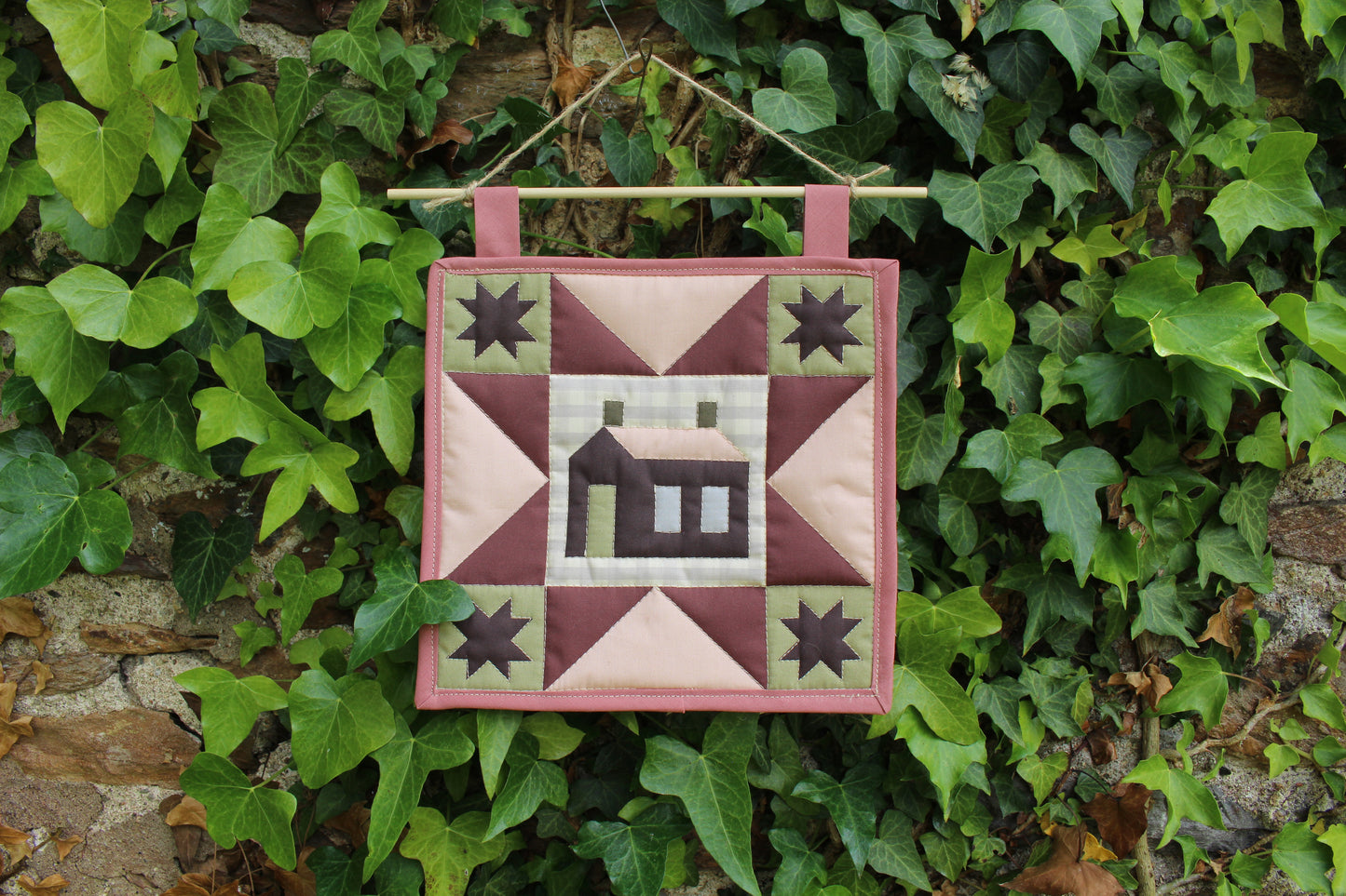 House - Mini Quilt Wall Hanging - Pink / Green