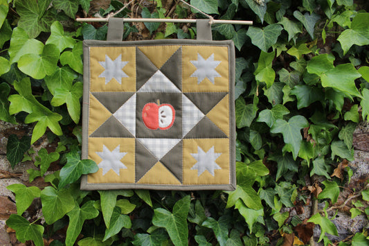 Apple - Mini Quilt Wall Hanging