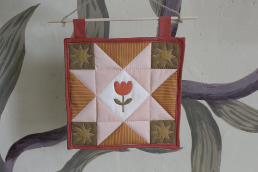Tulip - Mini Quilt Wall Hanging