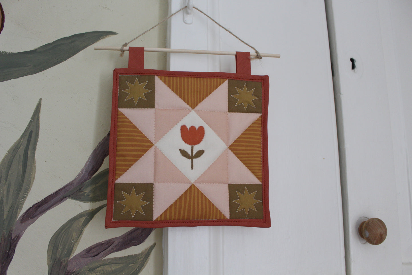 Tulip - Mini Quilt Wall Hanging