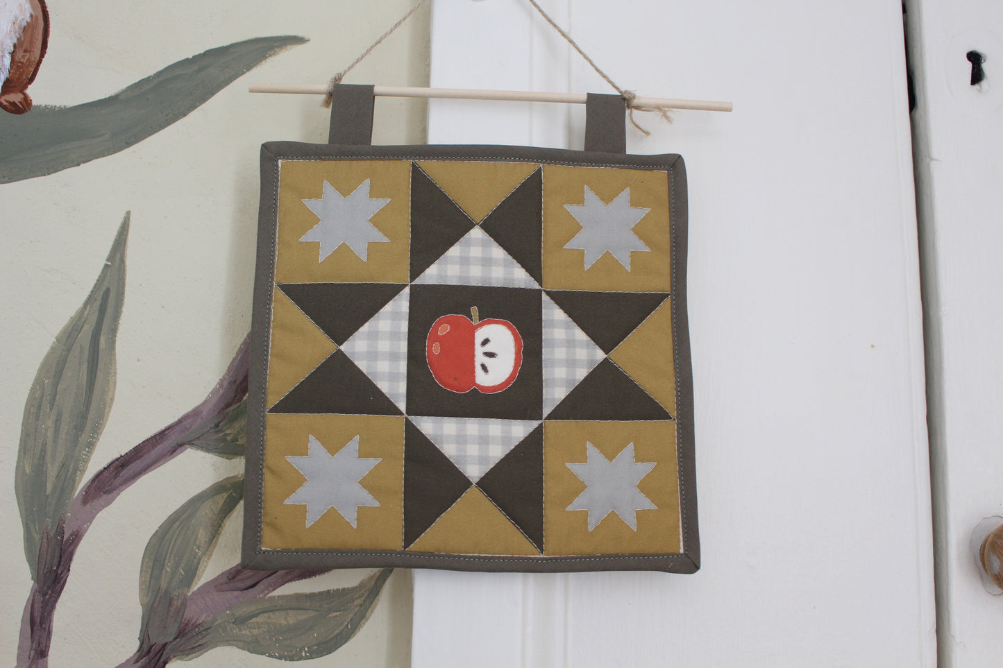 Apple - Mini Quilt Wall Hanging