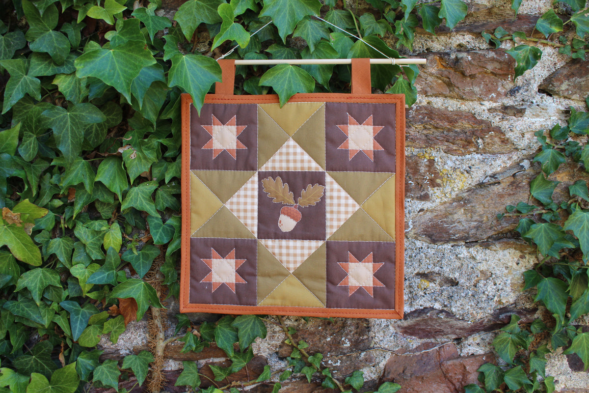 Acorn - Mini Quilt Wall Hanging - Autumn Collection