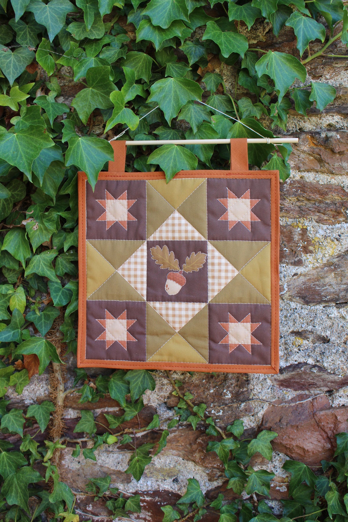 Acorn - Mini Quilt Wall Hanging - Autumn Collection