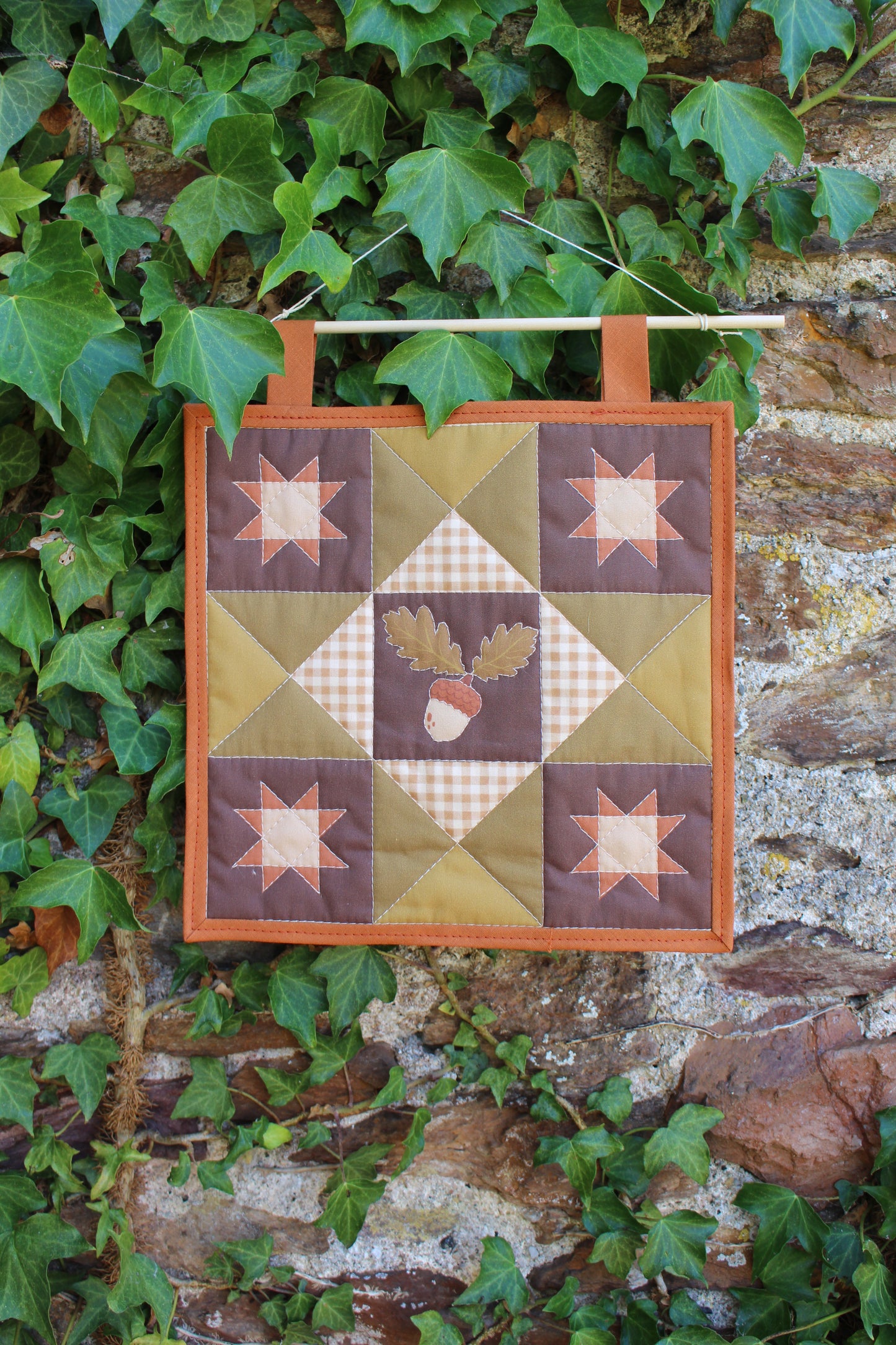 Acorn - Mini Quilt Wall Hanging - Autumn Collection