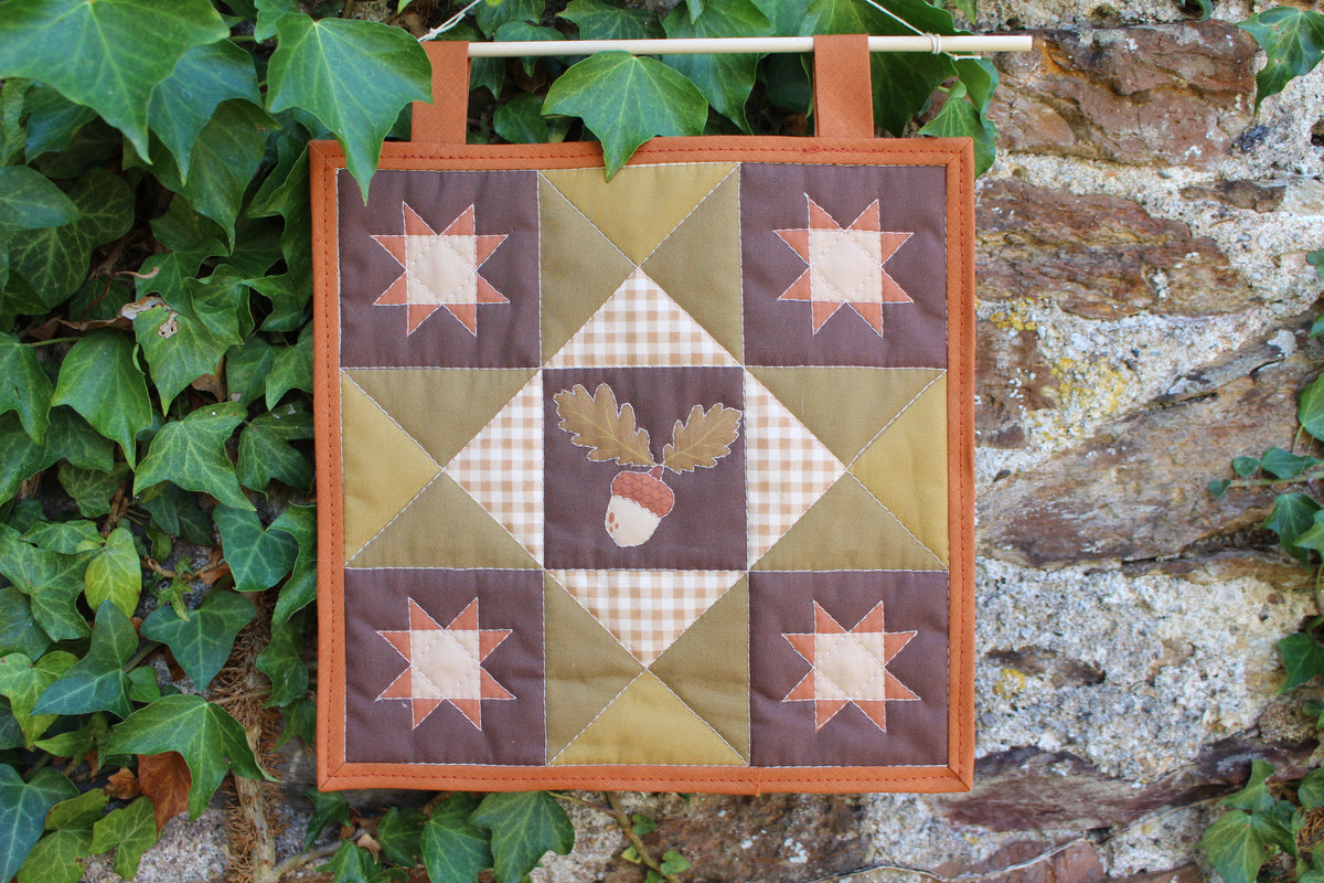 Acorn - Mini Quilt Wall Hanging - Autumn Collection