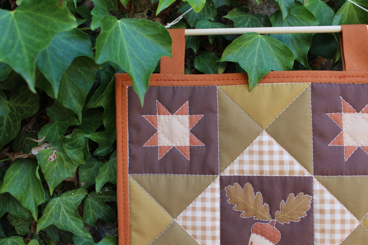 Acorn - Mini Quilt Wall Hanging - Autumn Collection