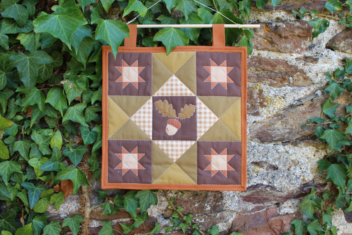Acorn - Mini Quilt Wall Hanging - Autumn Collection
