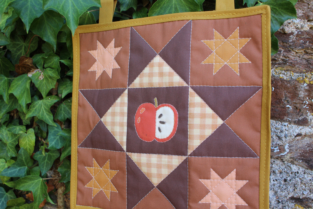 Apple - Mini Quilt Wall Hanging - Autumn Collection